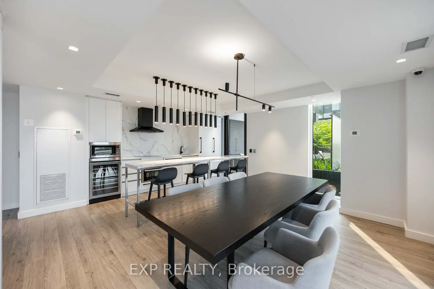 Additional image 18 of 30 Tretti Way 219