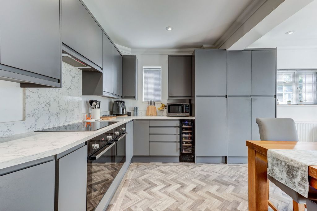 Additional image 7 of 5 bed detached house for saleSwan Lane, Wickford SS11