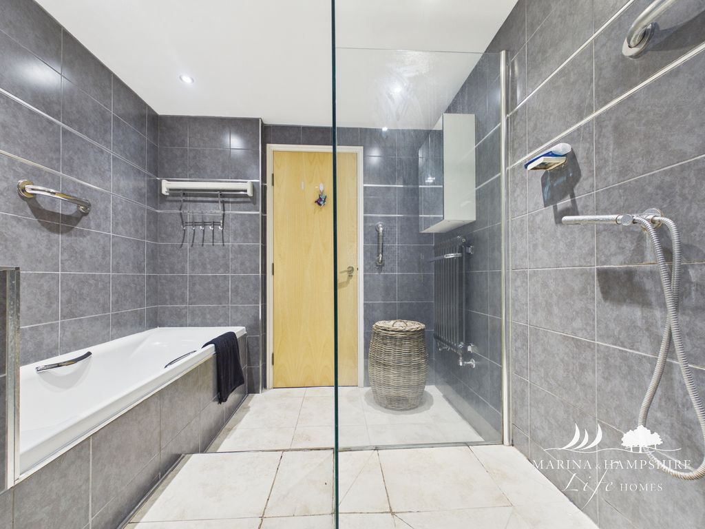 Additional image 15 of 1 bed flat for saleOyster Quay, Port Solent PO6