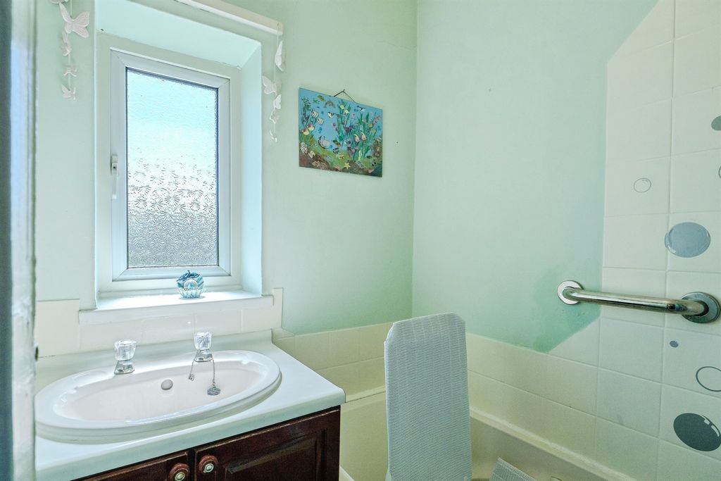 Additional image 19 of 3 bed semi-detached house for saleGracedieu Road, Loughborough LE11