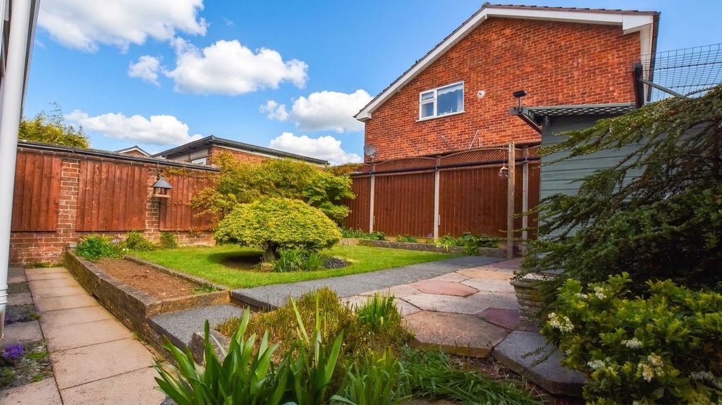 Additional image 4 of 3 bed semi-detached house for saleCoombe Rise, Oadby, Leicester LE2