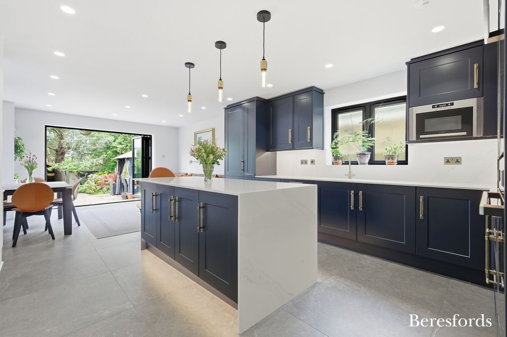 Additional image 3 of 4 bed detached house for saleLindon Road, Wickford SS11