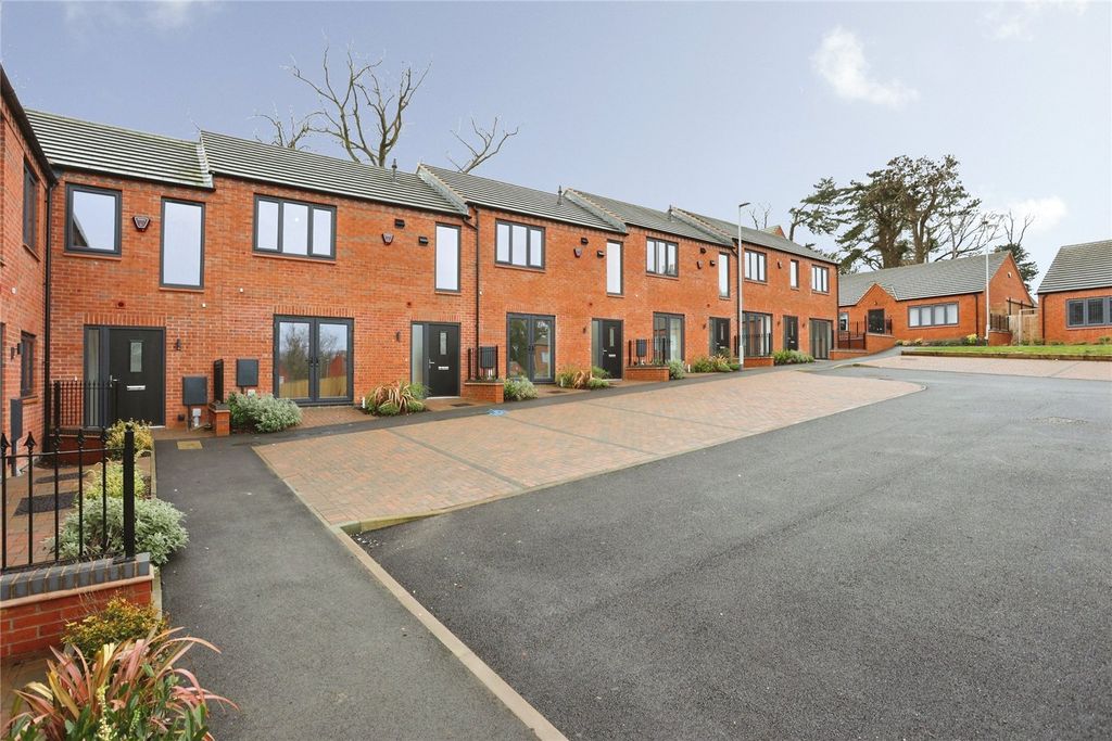 2 bed mews for saleMable Close, Melton Mowbray, Leicestershire LE13