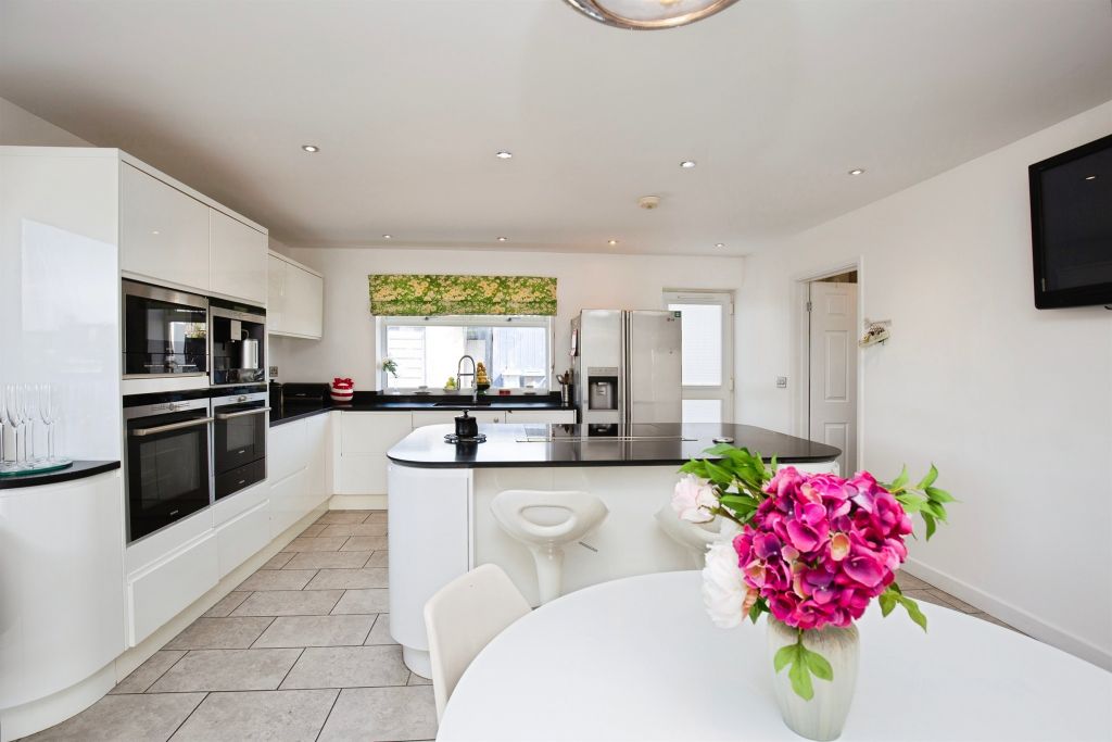 Additional image 3 of 3 bed detached bungalow for saleCrawley Road, Witney OX28