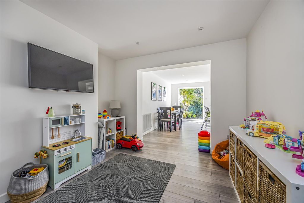 Additional image 9 of 3 bed semi-detached house for salePortsview Avenue, Portchester PO16
