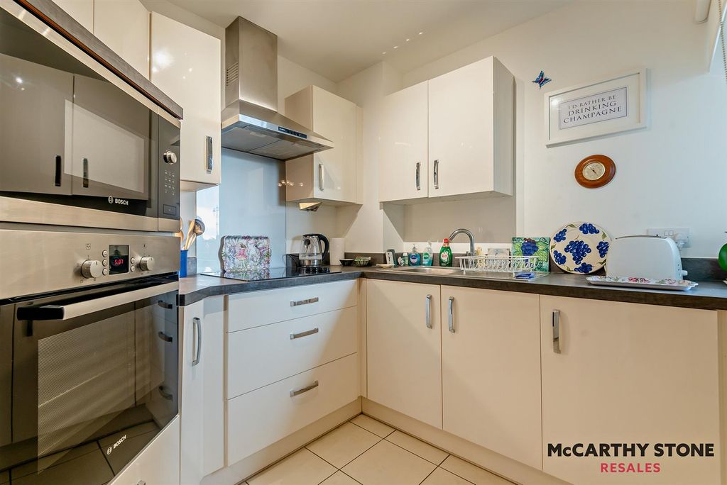 Additional image 2 of 1 bed flat for saleSouth Parade, Southsea, Hampshire PO4