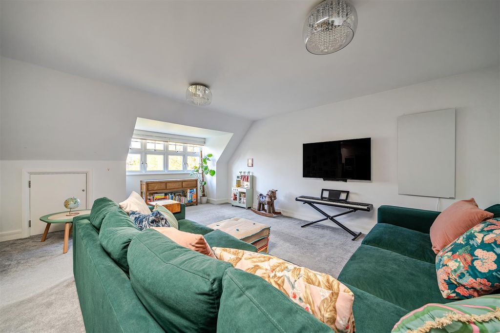 Additional image 2 of 2 bed flat for saleLanden House, Rectory Road Wokingham, Berkshire RG40
