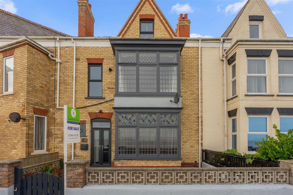 5 bed terraced house for saleThe Promenade, Withernsea HU19