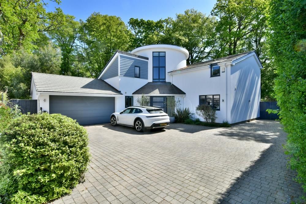 5 bed detached house for saleWimborne Road, Colehill BH21