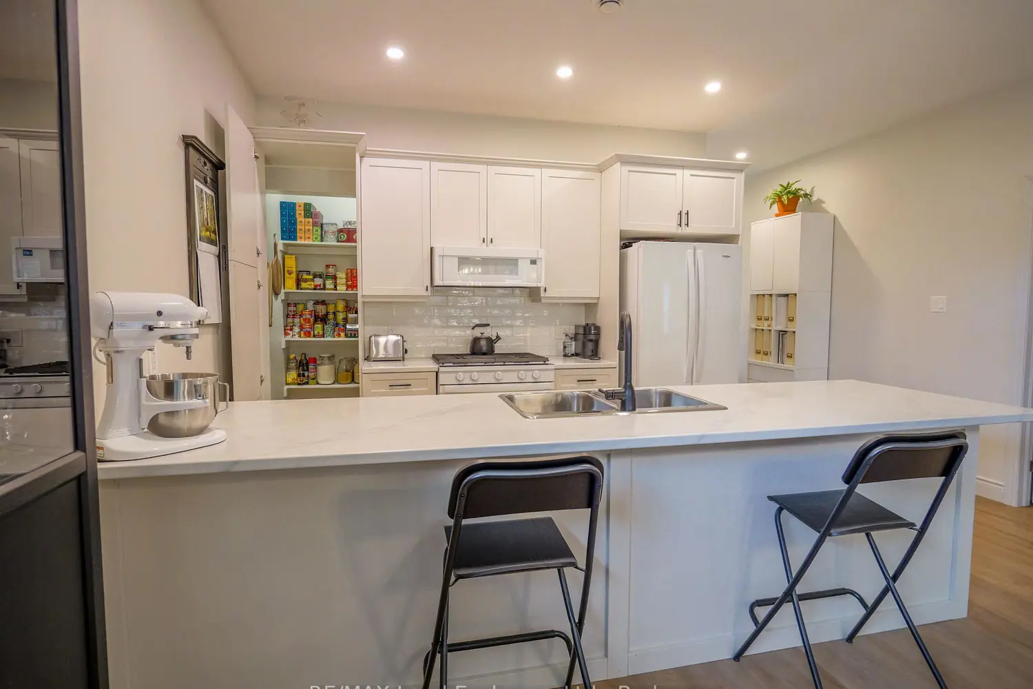 775 Campbell Avenue 1 photo 4
