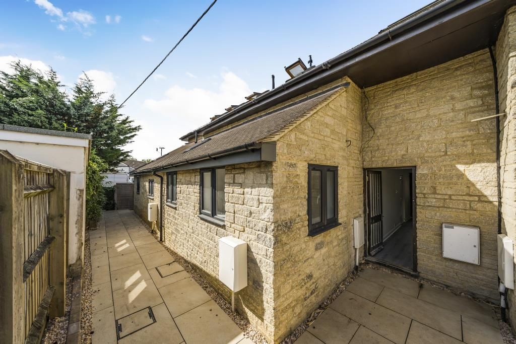 Additional image 10 of 2 bed flat for saleKidlington, Oxfordshire OX5