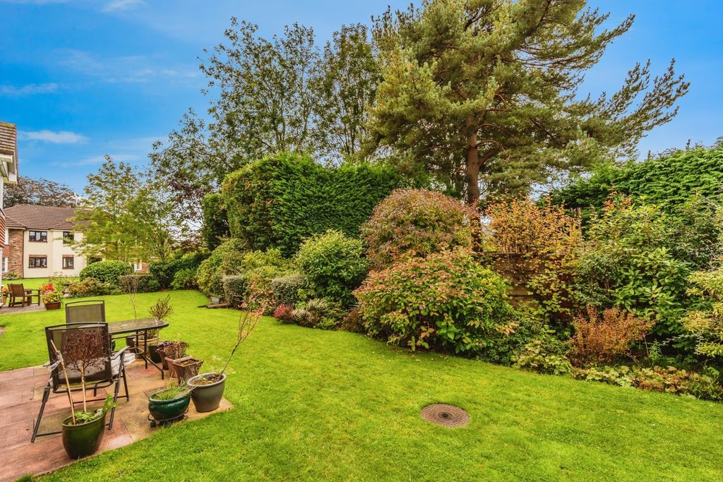 Additional image 7 of 2 bed flat for saleThe Elms, Woodacres Court, Wilmslow SK9