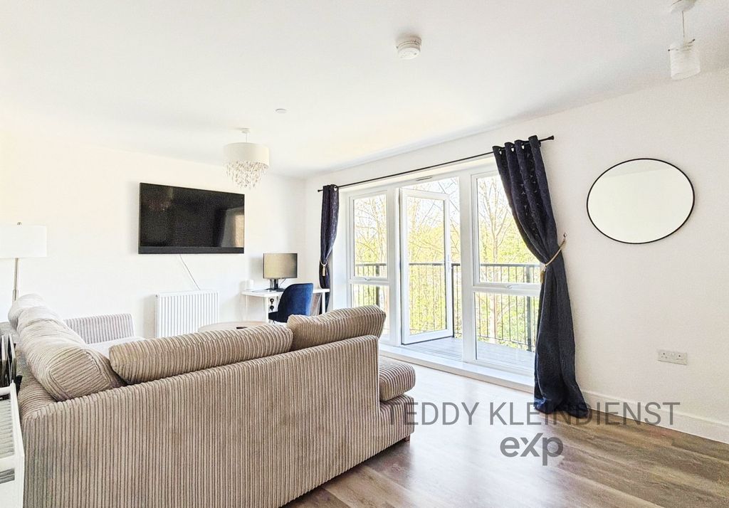 Additional image 6 of 1 bed flat for saleGunpowder Road, Worcester Park KT4