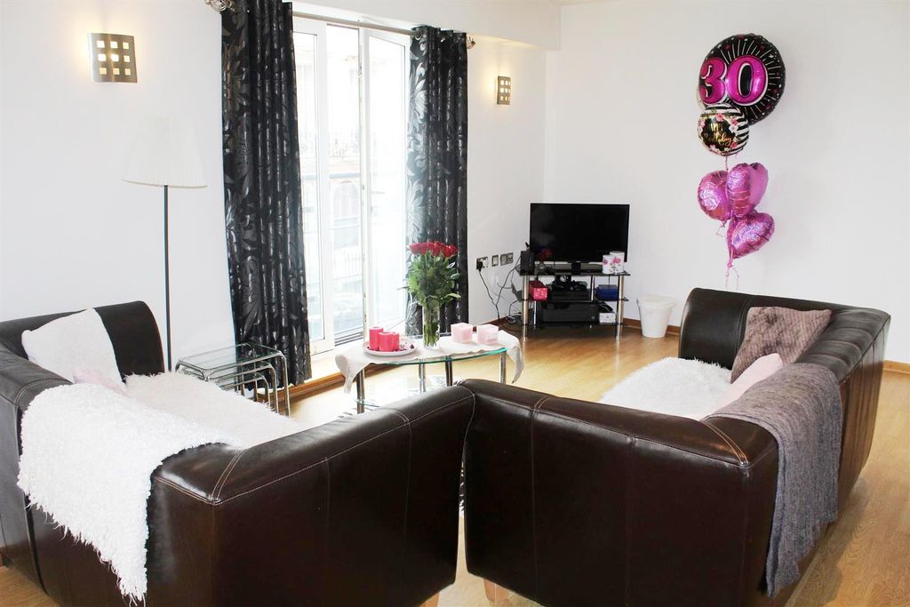 Additional image 4 of 2 bed flat for salePortland Street, Southampton SO14
