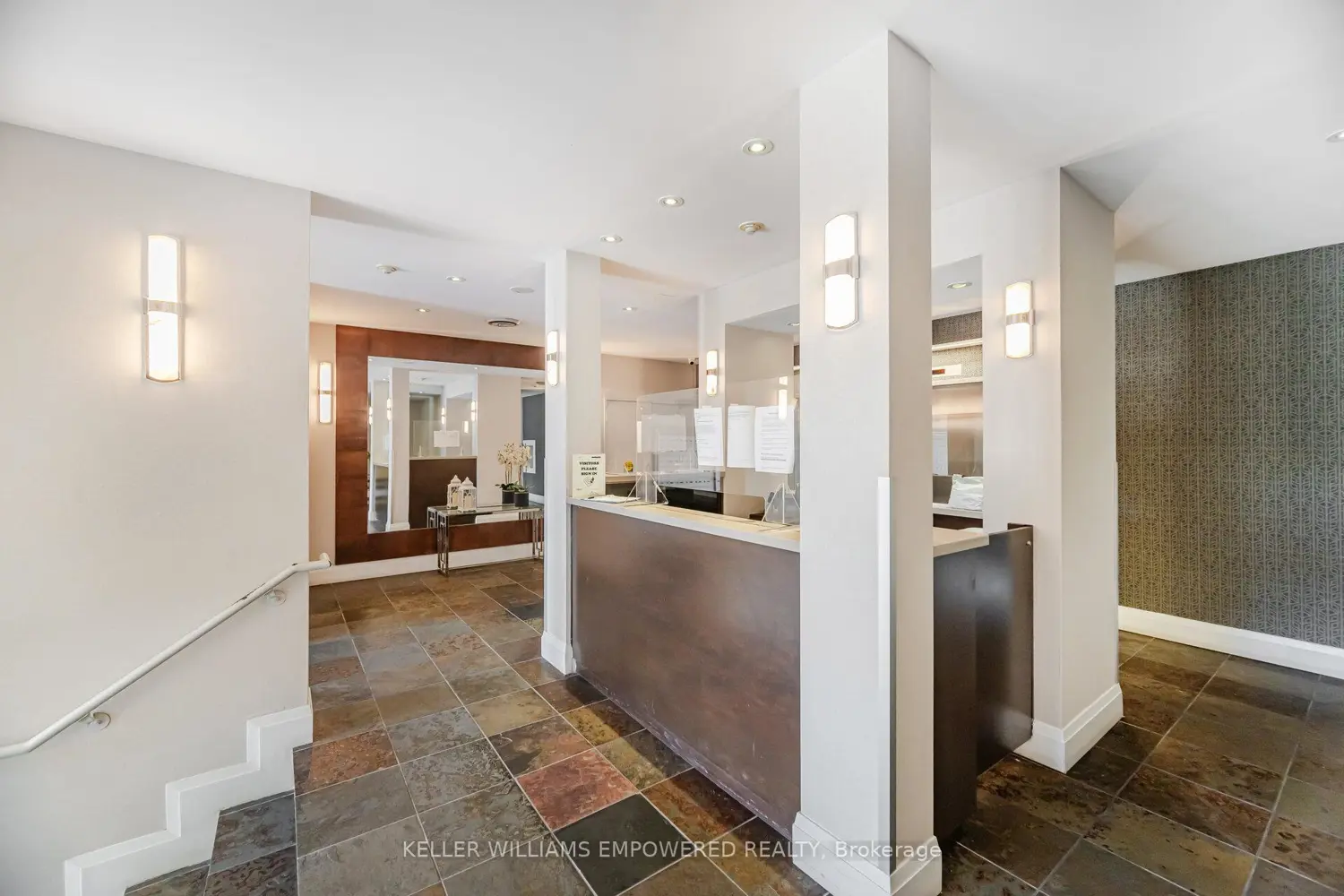 Additional image 2 of 2088 Lawrence Avenue 410