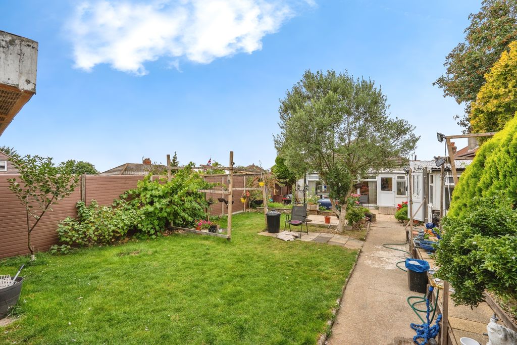 2 bed detached bungalow for saleBridges Avenue, Portsmouth PO6