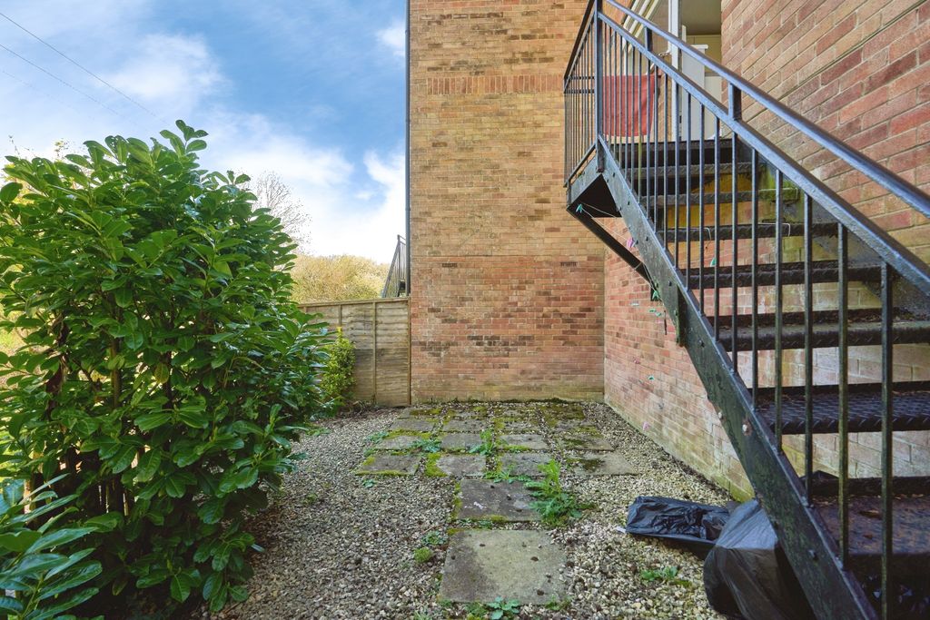 Additional image 11 of 1 bed maisonette for saleSylvan Drive, Newport, Isle Of Wight PO30