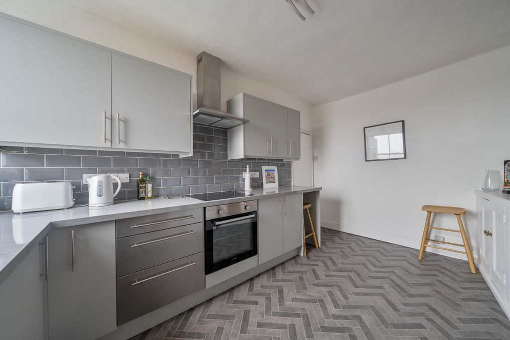 Additional image 14 of 2 bed flat for saleHigh Street, Portsmouth PO1
