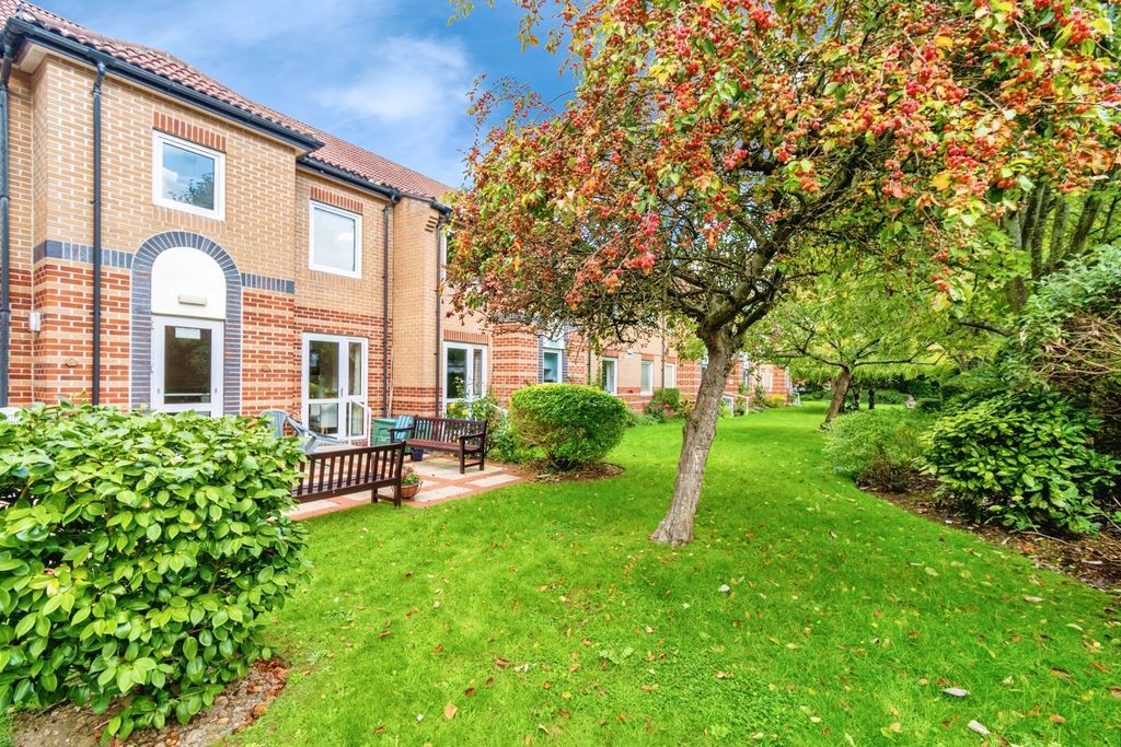 Additional image 12 of 2 bed flat for saleGrosvenor Road, Southampton SO17