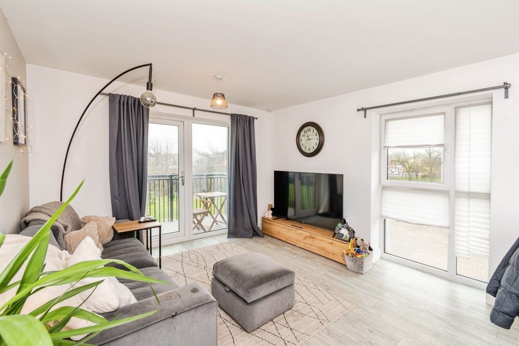 Additional image 3 of 2 bed flat for saleMeridian Way, Southampton SO14