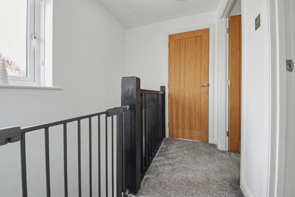 Additional image 9 of 3 bed semi-detached house for saleSouth East Road, Sholing SO19