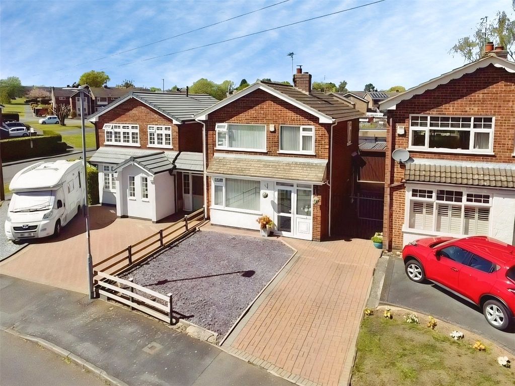 3 bed detached house for saleBearsden Crescent, Hinckley, Leicestershire LE10