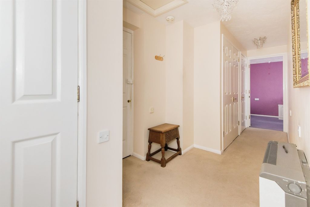 Additional image 10 of 1 bed flat for saleSherwood Close, Southampton SO16