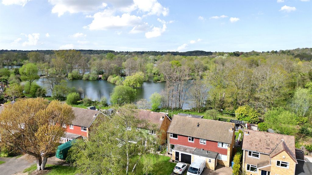 Additional image 16 of 4 bed semi-detached house for saleWeybridge Mead, Yateley, Hampshire GU46