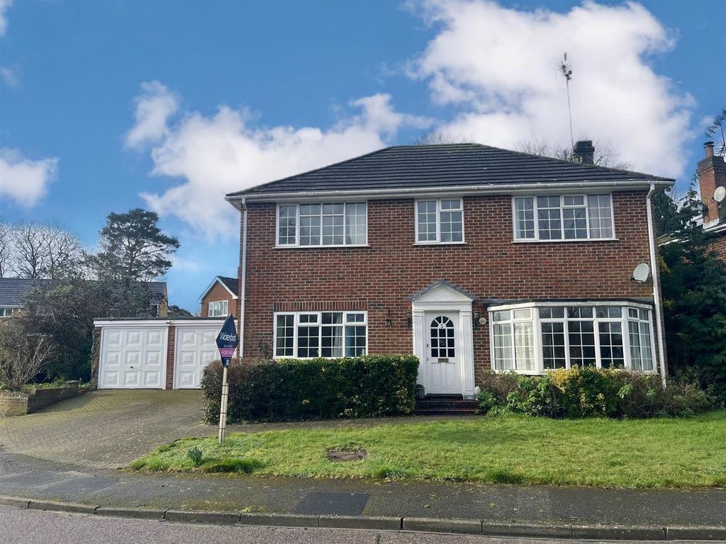 4 bed detached house for saleJennys Walk, Yateley GU46