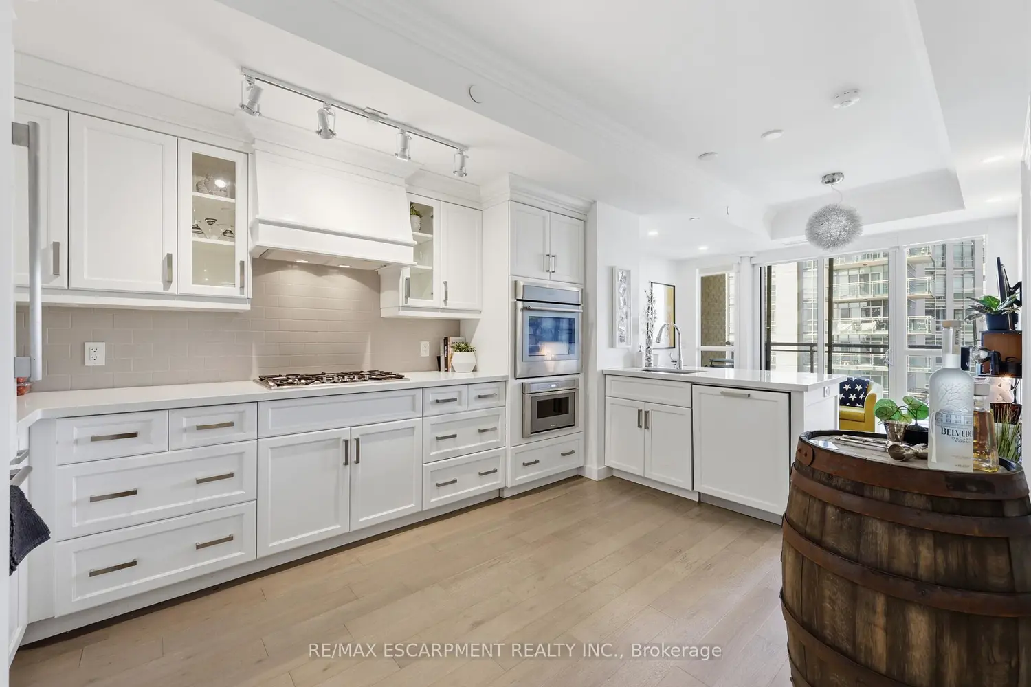Additional image 4 of 2060 Lakeshore Road 1102