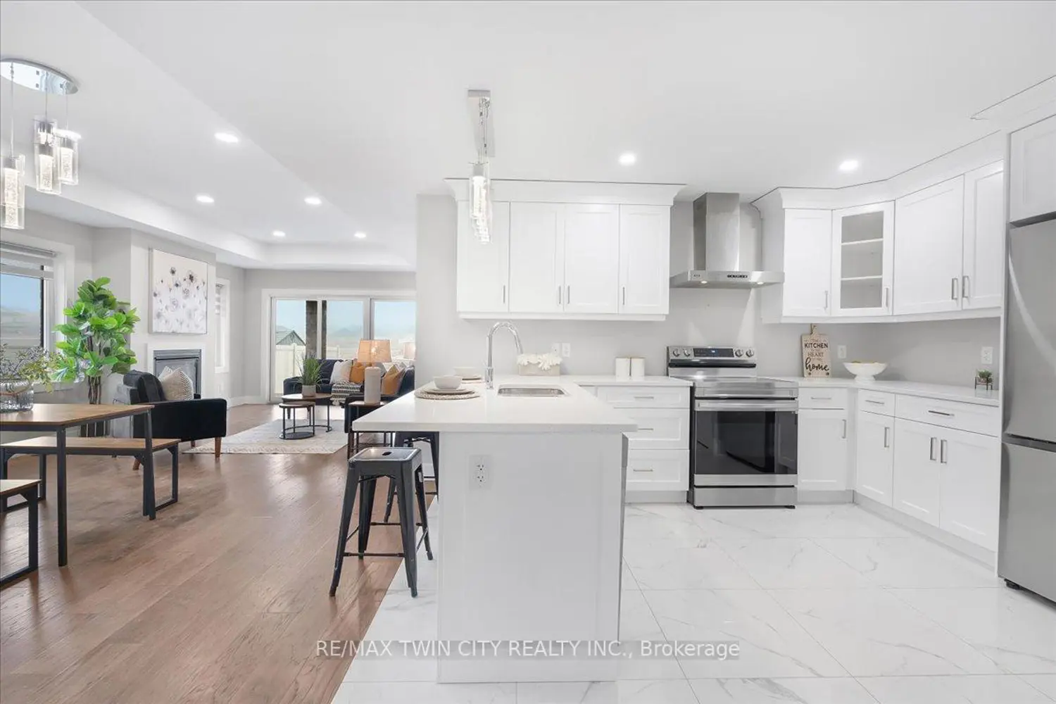 77 Bordeaux Place photo 4