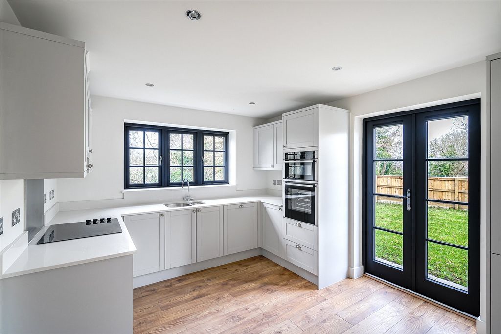 Additional image 2 of 4 bed detached house for saleKing Alfreds Drive, Wincanton, Somerset BA9