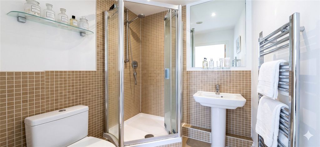 Additional image 9 of 2 bed flat for saleChasemount, Snows Ride, Windlesham GU20