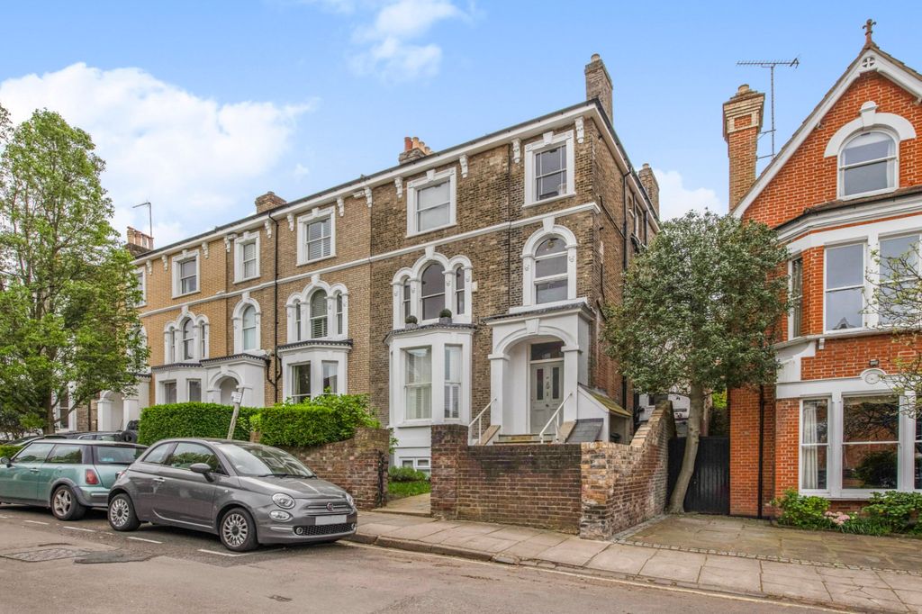 Additional image 2 of 2 bed flat for saleMontague Road, Richmond TW10