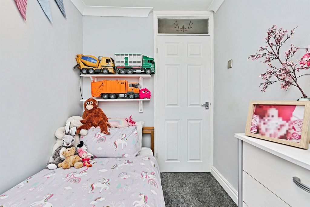 Additional image 13 of 4 bed semi-detached house for saleLinden Lane, Willenhall WV12