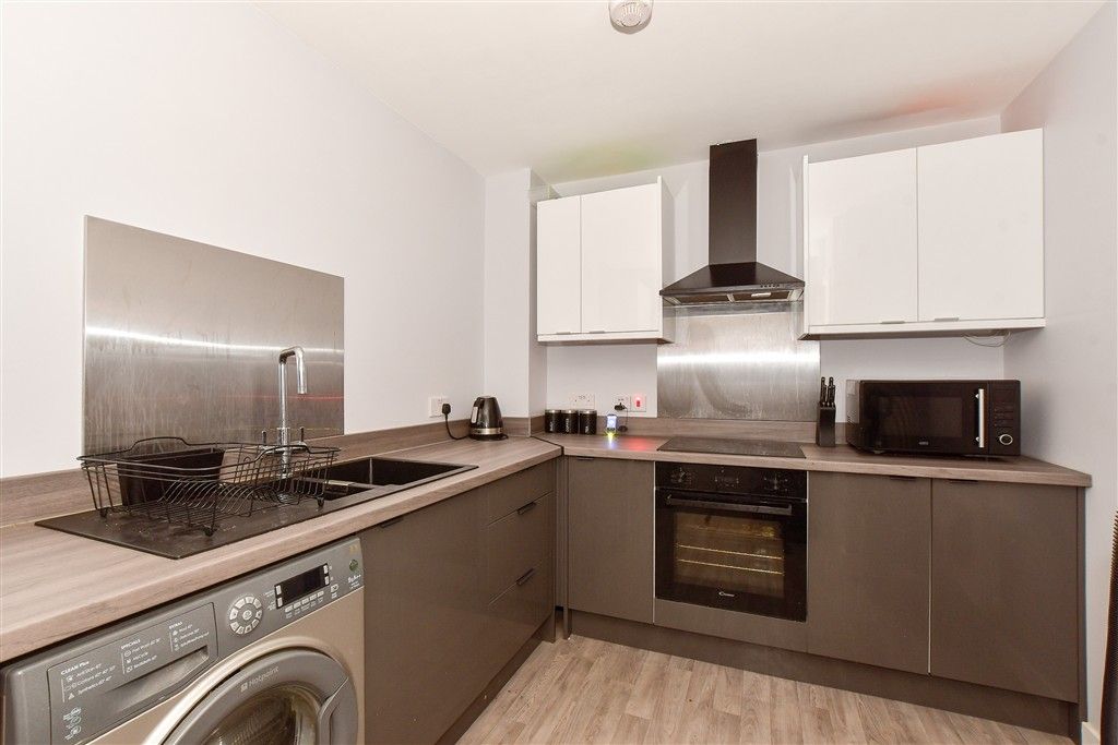 2 bed flat for saleGodric Road, Newport, Isle Of Wight PO30