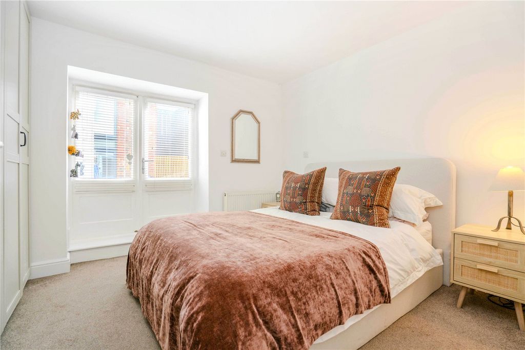 Additional image 2 of 1 bed flat for saleNorth Road, Richmond TW9