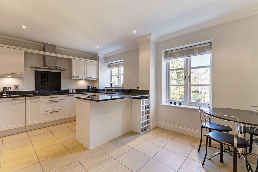 Additional image 2 of 2 bed flat for saleCross Road, Ascot SL5