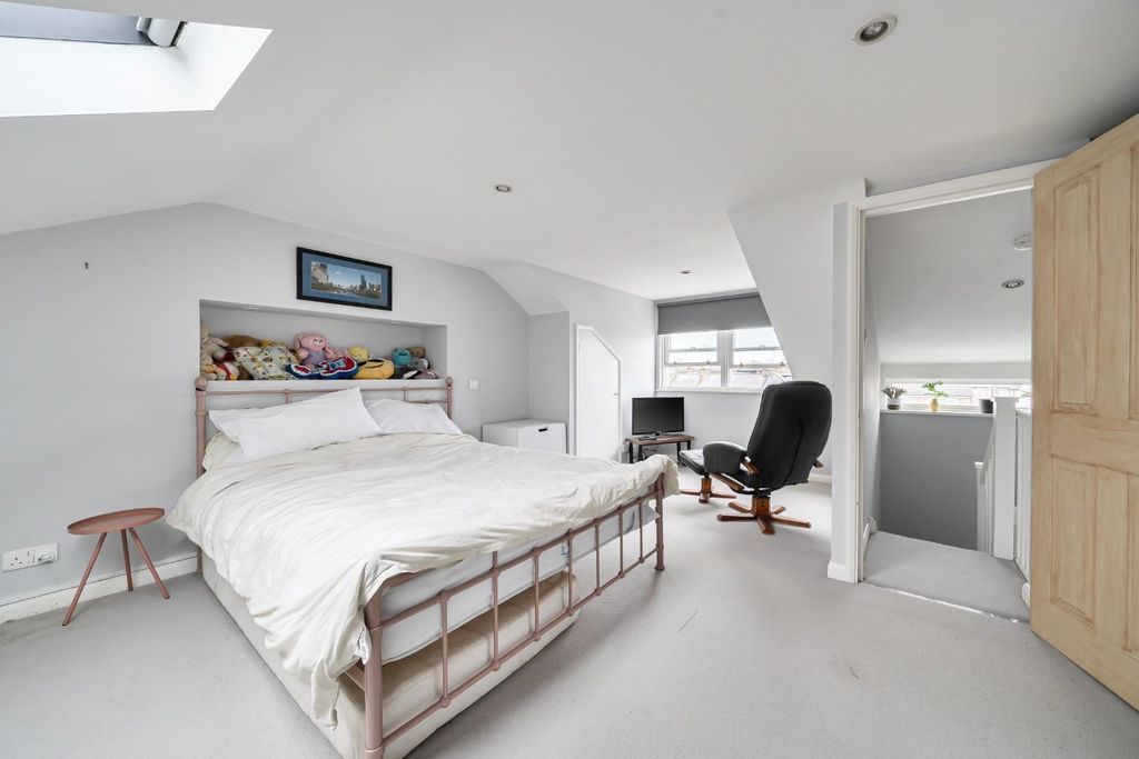 Additional image 5 of 3 bed maisonette for saleOxford Road, Windsor, Berkshire SL4