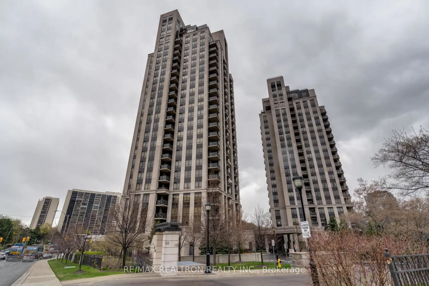 133 Wynford Drive 1106