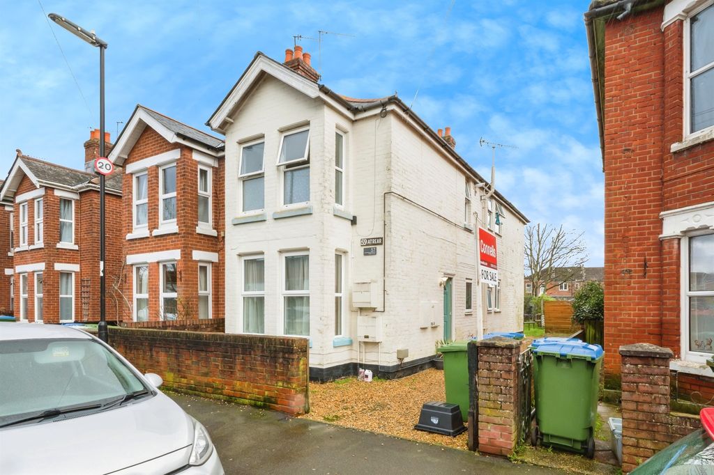 2 bed maisonette for saleRichville Road, Southampton SO16