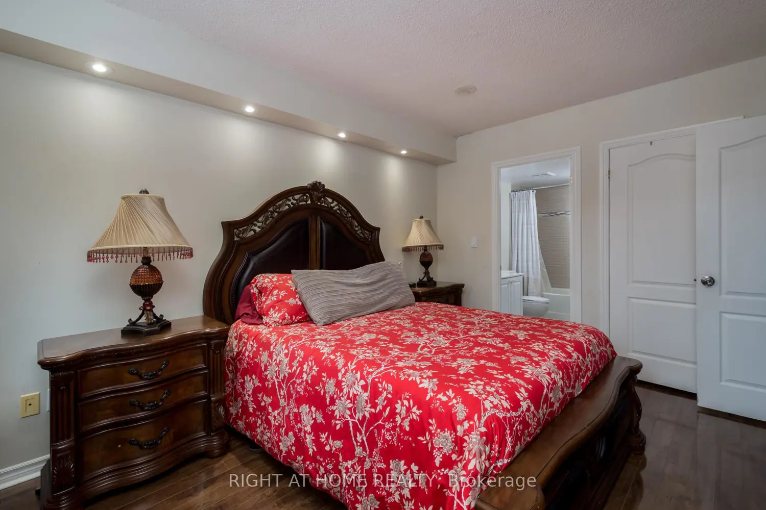 Additional image 12 of 2088 Lawrence Avenue 202
