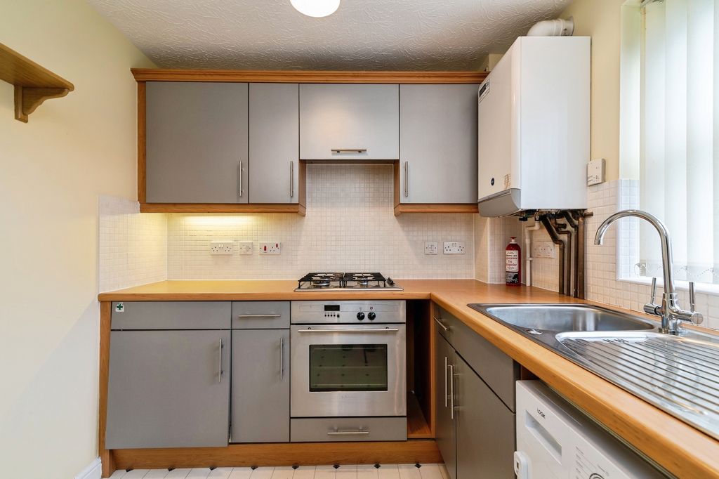 Additional image 2 of 2 bed flat for saleMoor Lane, Bingham, Nottingham NG13