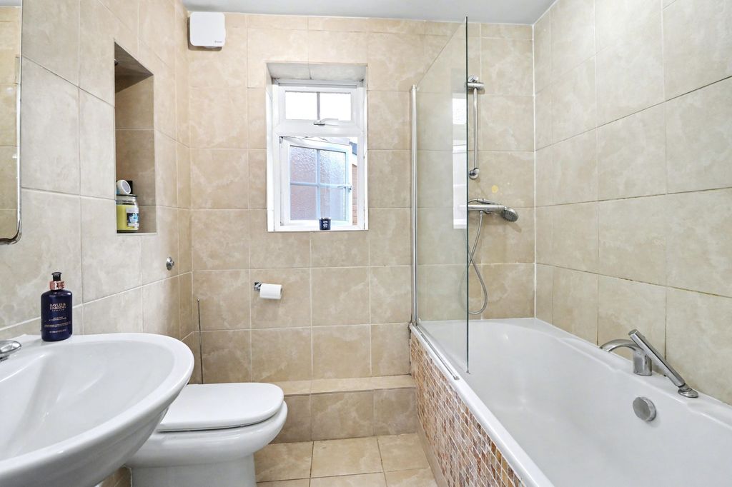 Additional image 8 of 1 bed flat for saleClover Way, Hedge End SO30