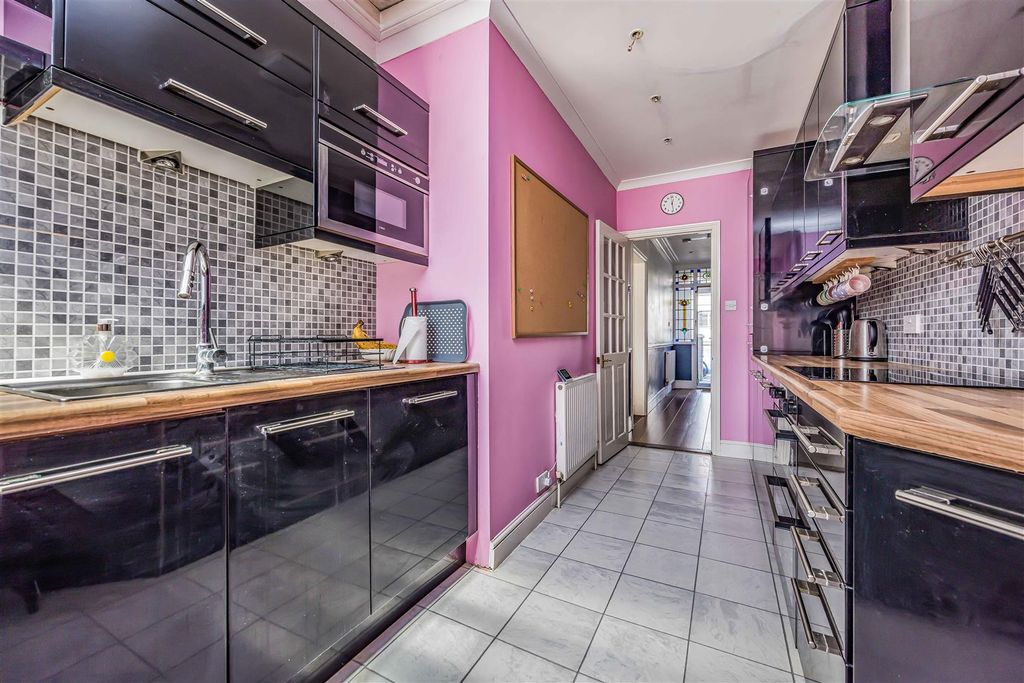 Additional image 4 of 4 bed terraced house for saleCedar Grove, Portsmouth PO3