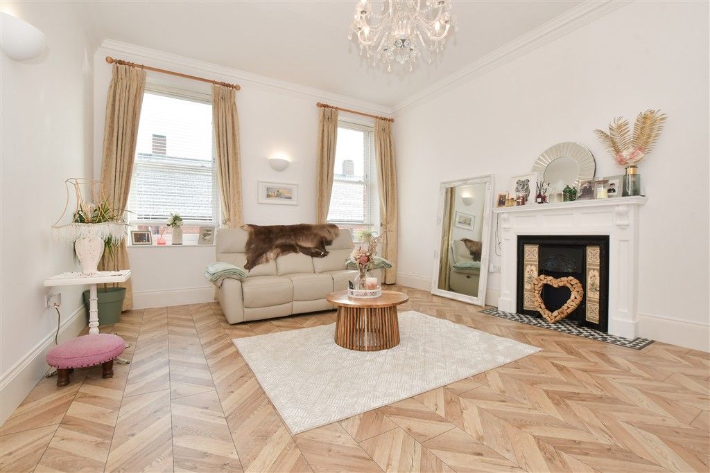 Additional image 2 of 2 bed flat for saleWhitecroft Park, Newport, Isle Of Wight PO30