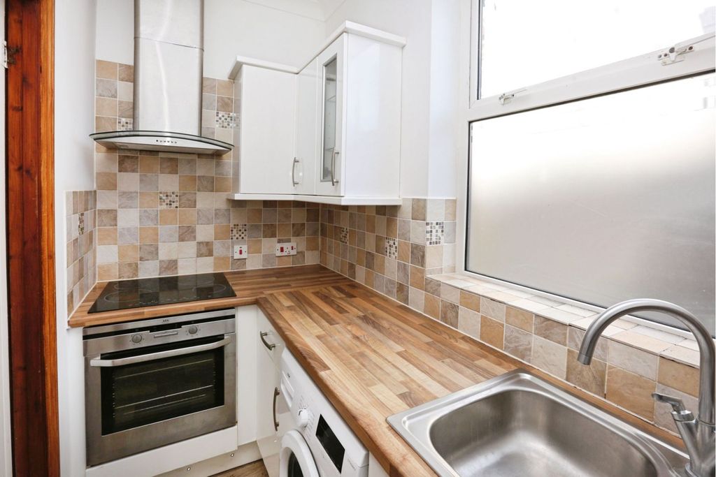 Additional image 3 of 1 bed flat for sale23 West Road, Southampton SO19