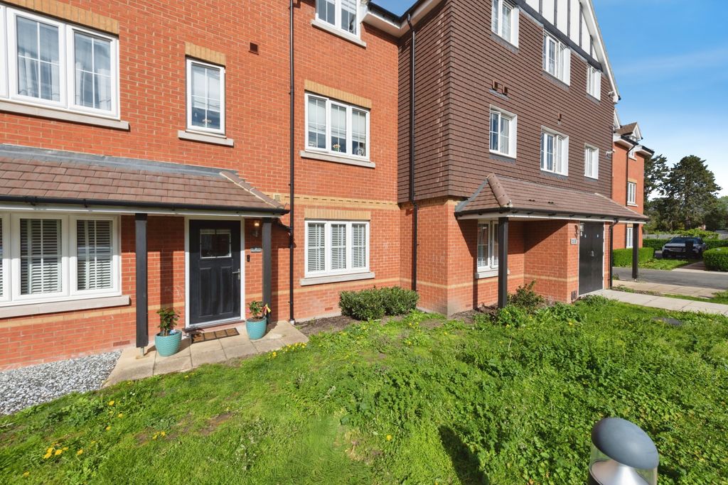 Additional image 17 of 2 bed flat for saleGatehouse Close, Ashford TW15