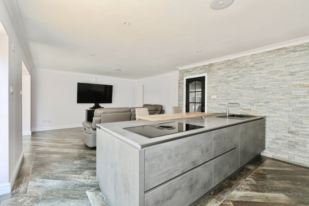 Additional image 4 of 4 bed detached bungalow for saleForest Hill Park, Worksop S81