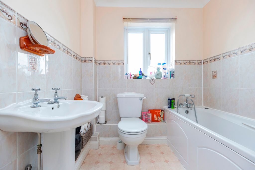Additional image 6 of 5 bed detached house for salePeacemarsh Farm Close, Gillingham SP8